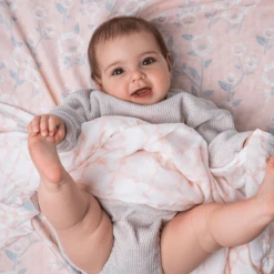 Aden + Anais™ Zijdezachte Mousseline Draagdoek 2 Pak Stencil -Little Wonders Verkoop aden anais zijdezachte mousseline draagdoek 2 pak stencil a390106 4