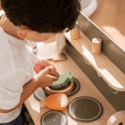Howa Kinderkeuken " Lucky " Van Hout -Little Wonders Verkoop howa kinderkeuken lucky van hout a349761 3