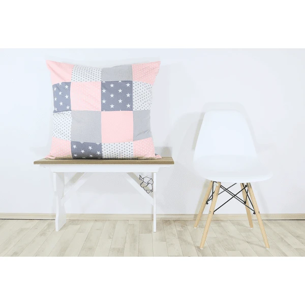 Ullenboom Patchwork Kussensloop 80 X 80 Cm Roze Grijs 4 Ullenboom Patchwork Kussensloop 80 X 80 Cm Roze Grijs - Afbeelding 2